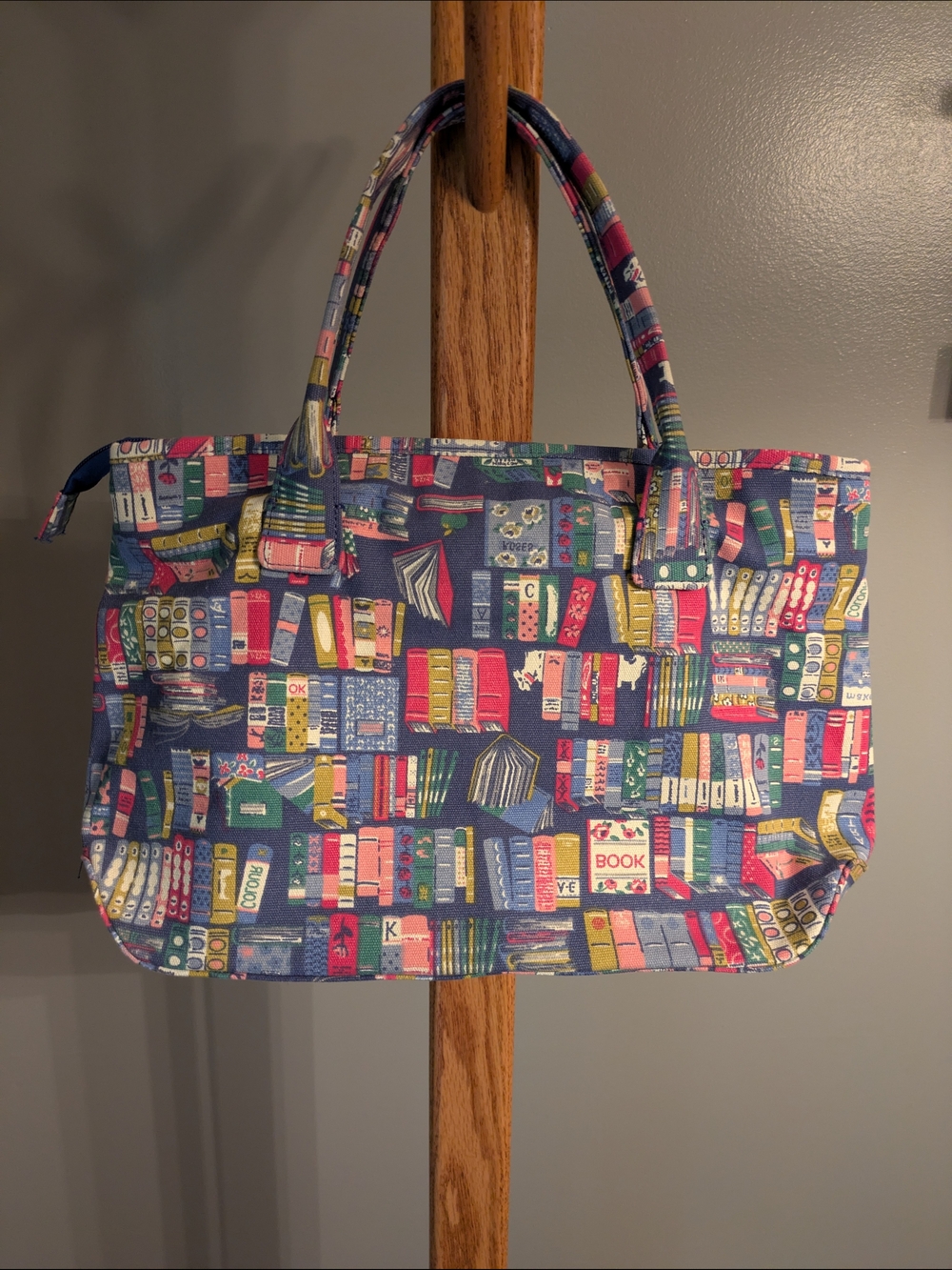 Sagefinds A Book Lover's Tote Bag - Picture 2 of 6